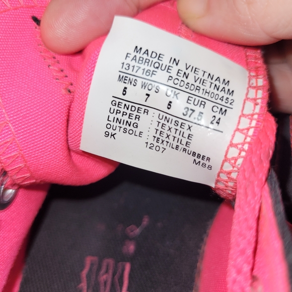 Converse Low Top Black and Pink Chucks - Picture 8 of 8